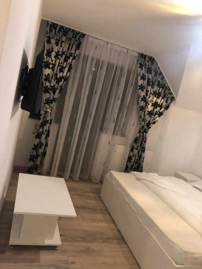 New House Hotel Curtea de Argeş Eksteriør billede
