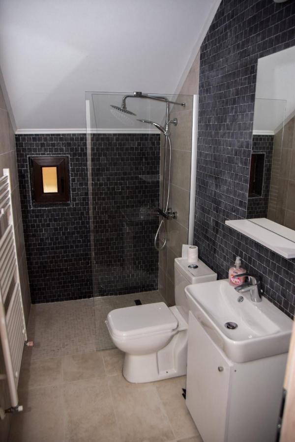 New House Hotel Curtea de Argeş Eksteriør billede